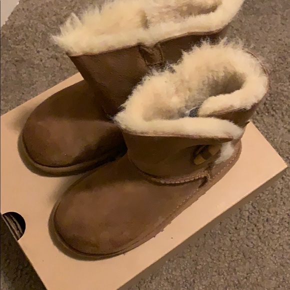 UGG Shoes - Kids ugg boots never been worn